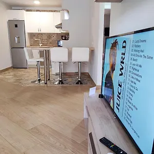 https://playa-de-las-americas-600mt-from-the-beach-internet-free.tenerifehoteles.net